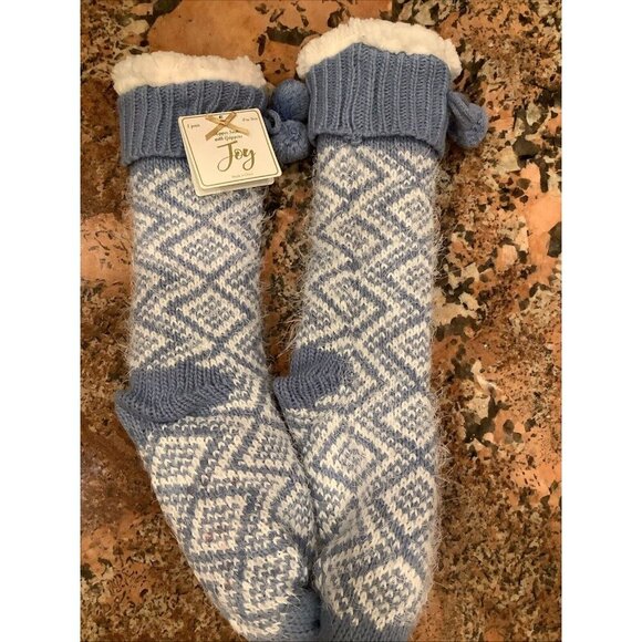 Joy Slipper Socks Grippers Gray Cable Knit Fur Lined Pom Poms One Size 5-10 - Picture 2 of 5